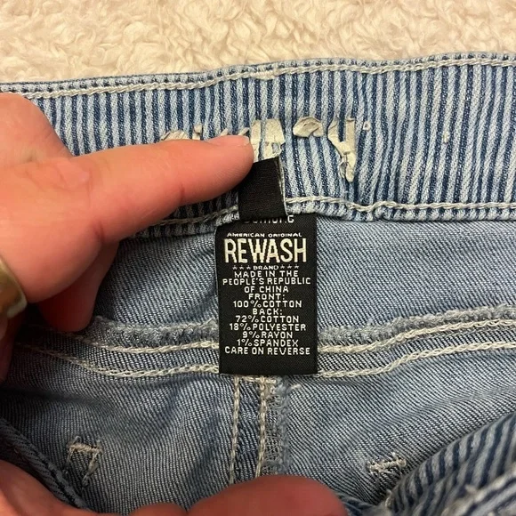 Rewash Jean Short - Picture 3 of 6